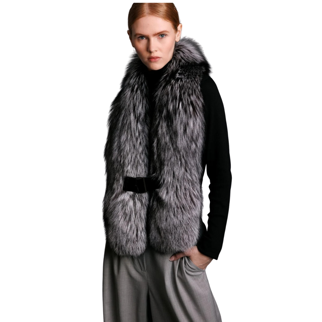 Macy Silver Fox Fur Collar with Buckle: Elegant Winter Style